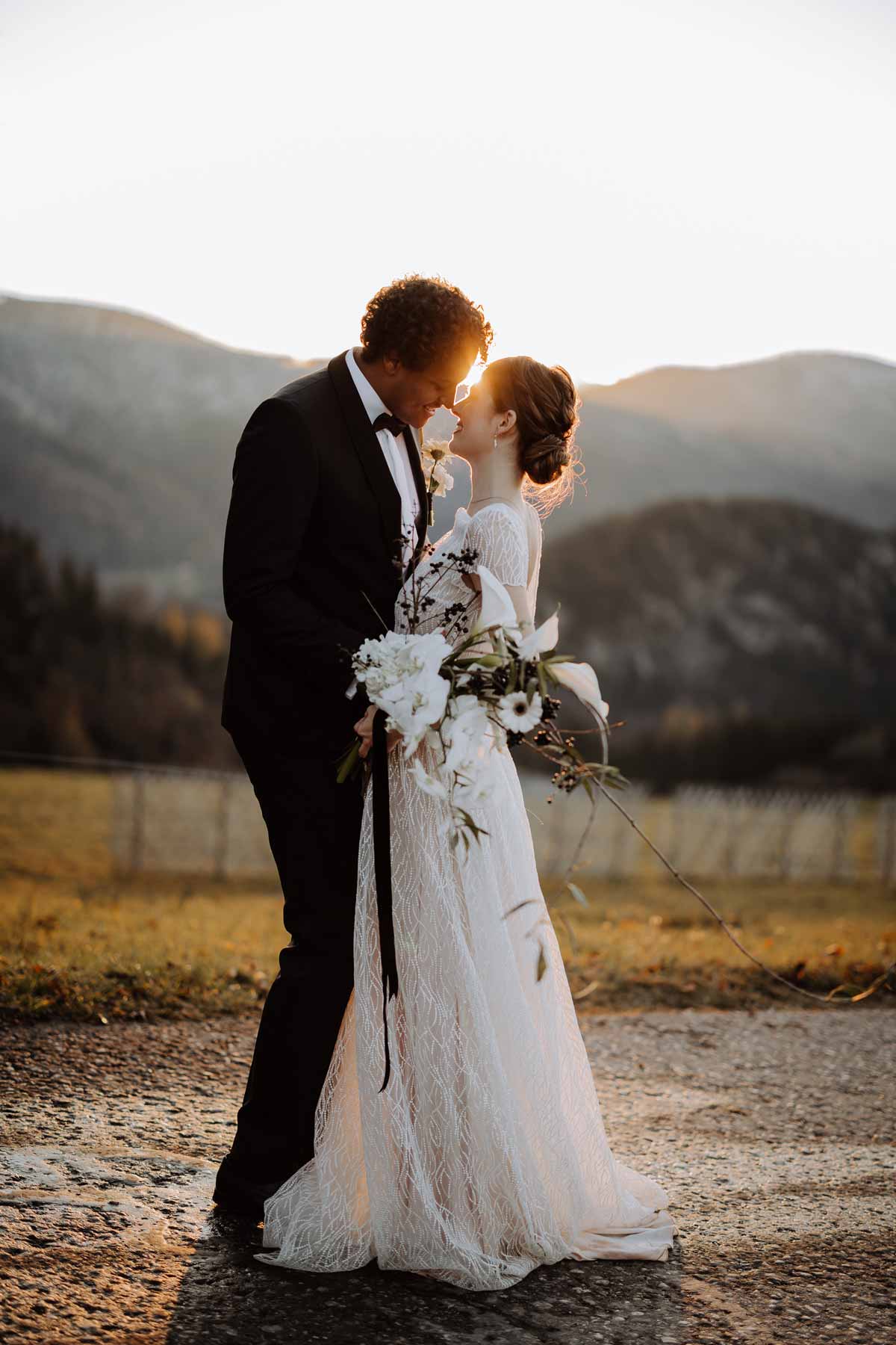 Brautpaar_Hochzeit-in-den-Bergen_-Stephanie-Wedding-und-Event_Salzburg-Salzburger-Land-Oberoesterreich-Tirol-Bayern Brautpaar_Hochzeit-in-den-Bergen_-Stephanie-Wedding-und-Event_Salzburg-Salzburger-Land-Oberoesterreich-Tirol-Bayern