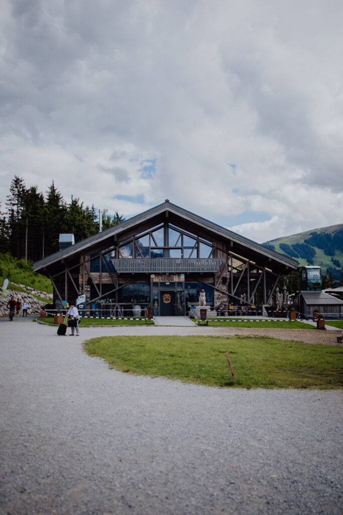 Moderne Hochzeitslocation Tom Almhütte, heiraten in den bergen von Österreich
