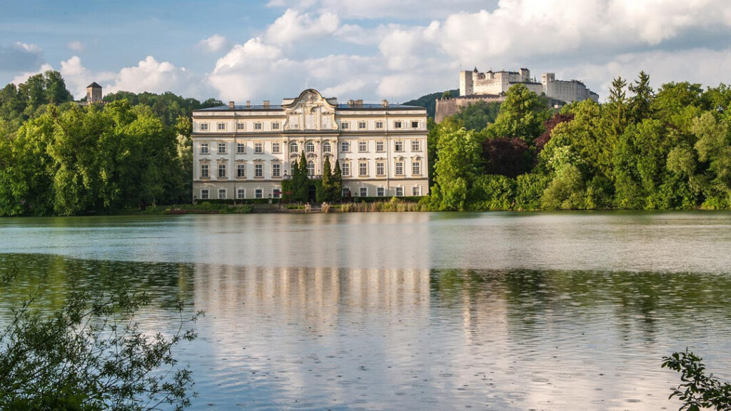 Hochzeitslocation in Österreich Schloss Leopoldskron, heiraten in Salzburg mit Blick auf die Festung Hohensalzburg