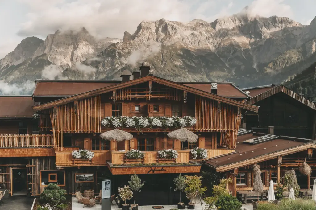 Heiraten in Österreich, Hochzeitslocation Jufenalm im Salzburger Land, exklusive Hochzeiten auf Gläsern Niveau